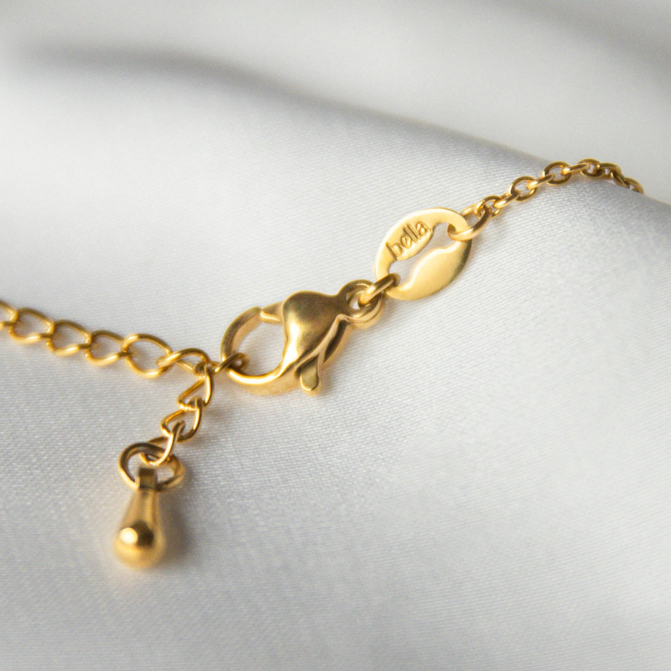 Bella Necklace - Gold